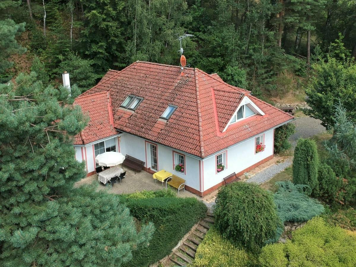 Villa Comfortable Detached House With Large Garden Klokoci Exterior foto